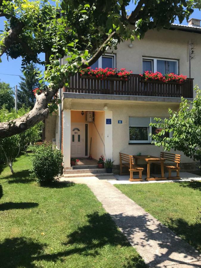 Guest House Josipovic Korenica Exterior photo